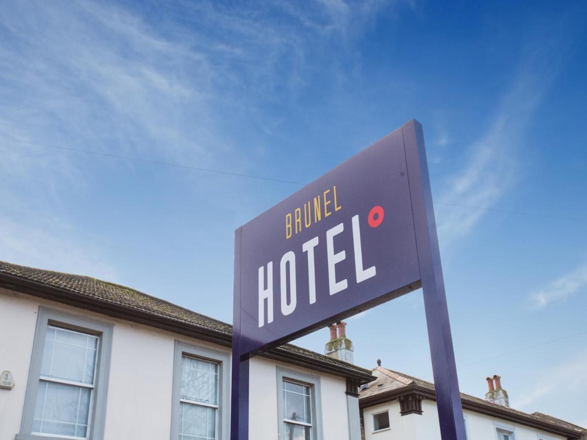 Oyo Brunel Hotel Аксбридж Экстерьер фото