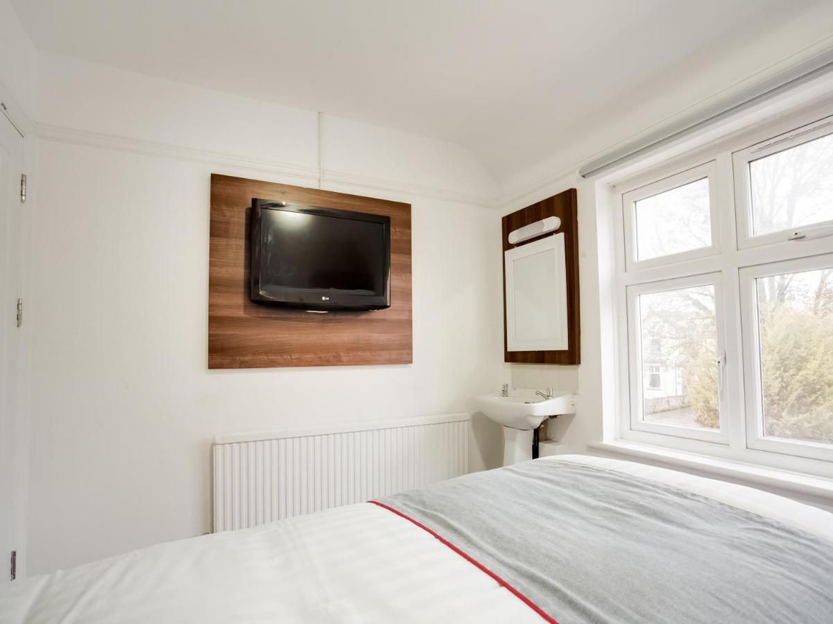 Oyo Brunel Hotel Аксбридж Экстерьер фото